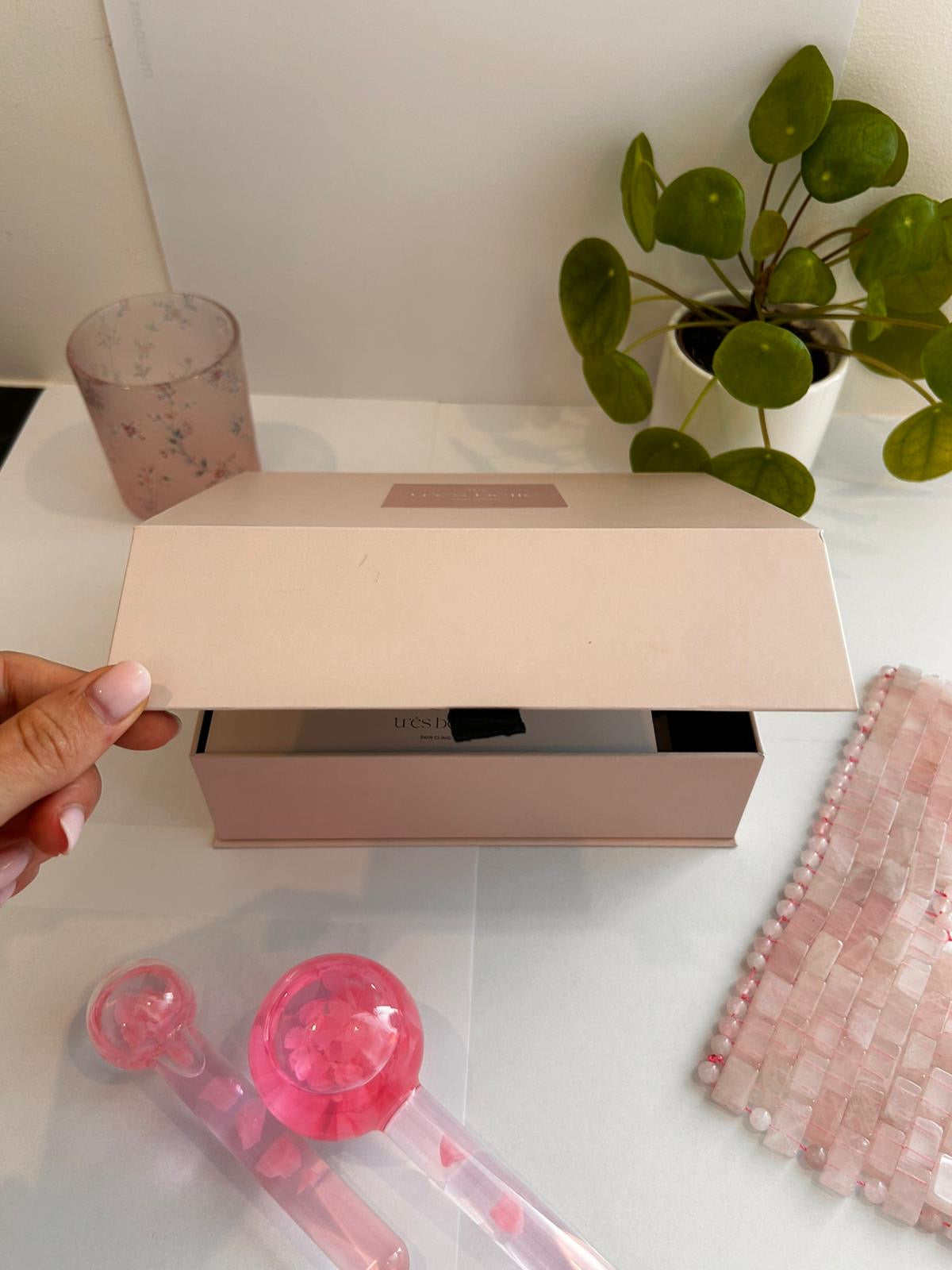 Tres Belle Box