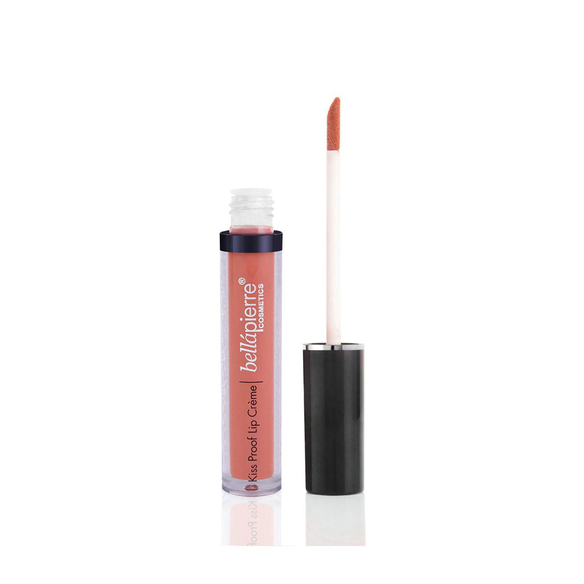 De zachte applicator van de Bellapierre Kiss Proof Lip Crème voor een strakke en gemakkelijke aanbreng van de Incognito lipkleur.