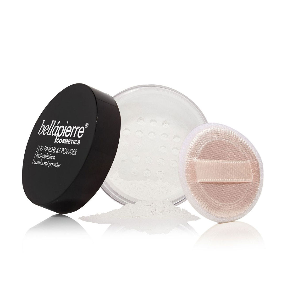 Detail van het Bellapierre HD Finishing Powder, een lichtgewicht mineraal poeder dat poriën en fijne lijntjes optisch vervaagt.