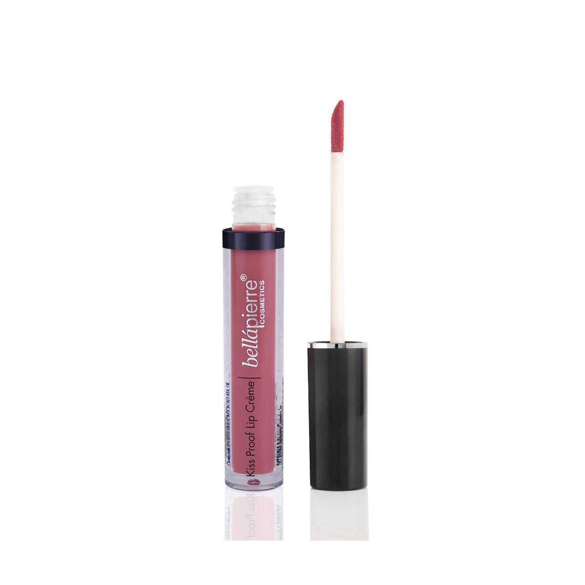 De zachte applicator van de Bellapierre Kiss Proof Lip Crème voor een strakke en gemakkelijke aanbreng van de Antique pink lipkleur.