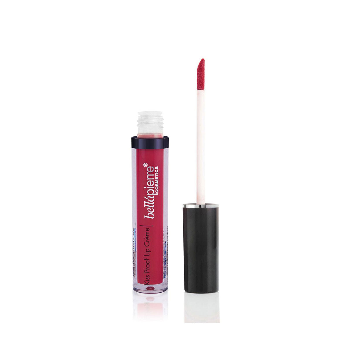 De zachte applicator van de Bellapierre Kiss Proof Lip Crème voor een strakke en gemakkelijke aanbreng van de Hibiscus lipkleur.