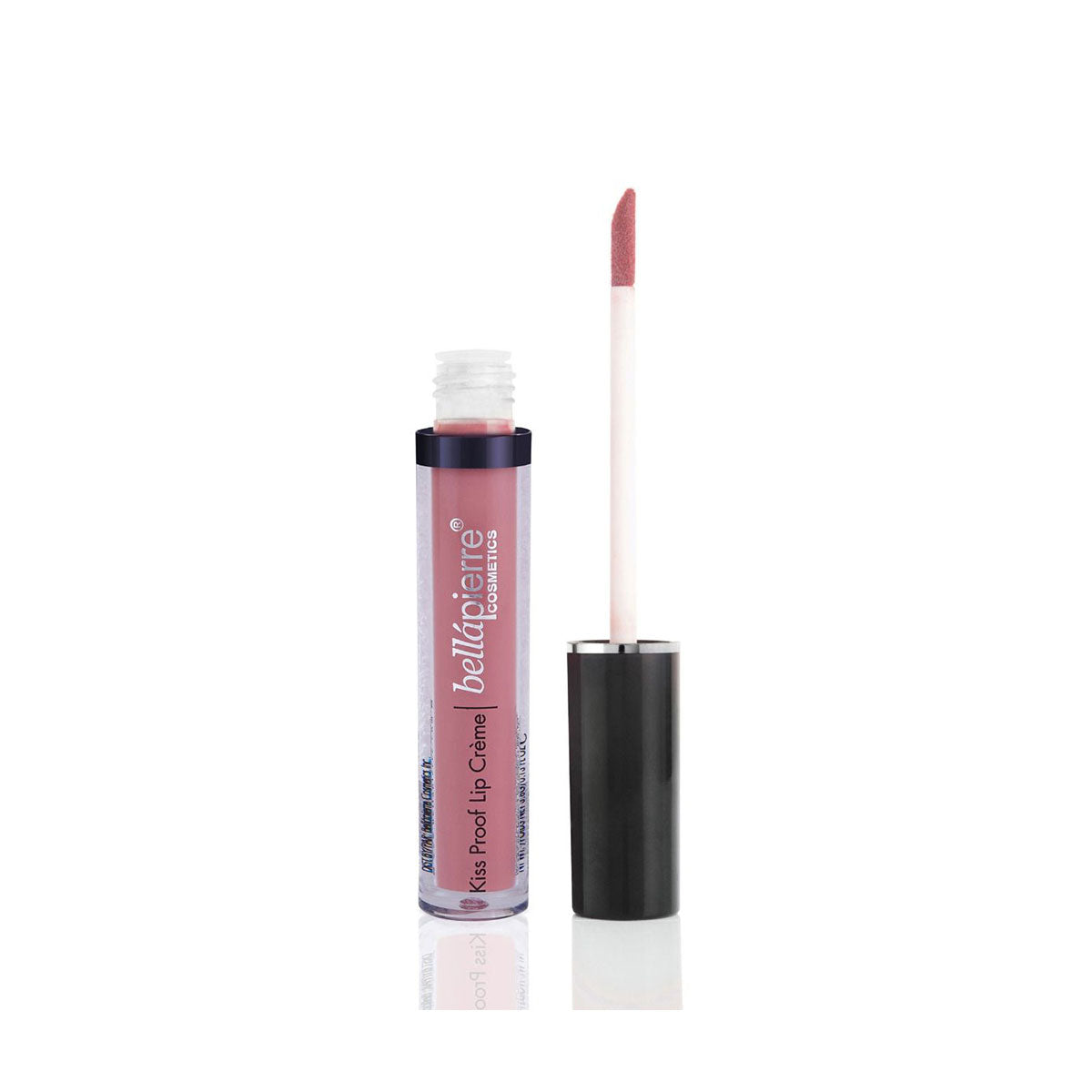 De zachte applicator van de Bellapierre Kiss Proof Lip Crème voor een strakke en gemakkelijke aanbreng van de Nude lipkleur.