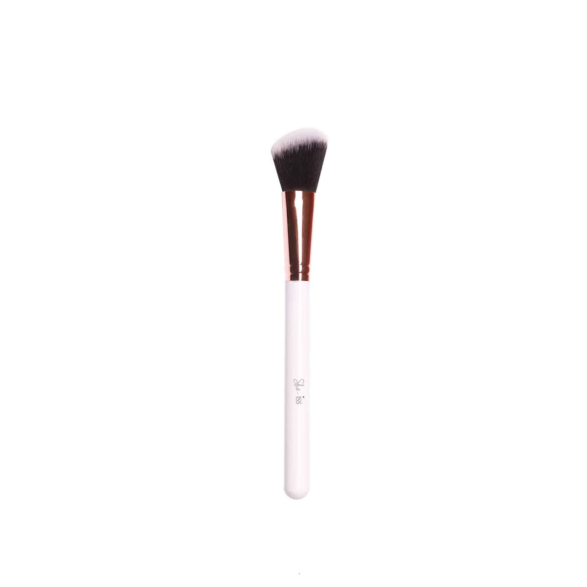 She-iss Blush Brush bij Schoonheidsinstituut Très Belle, een zachte make-up borstel voor het perfect aanbrengen van blush en bronzer.