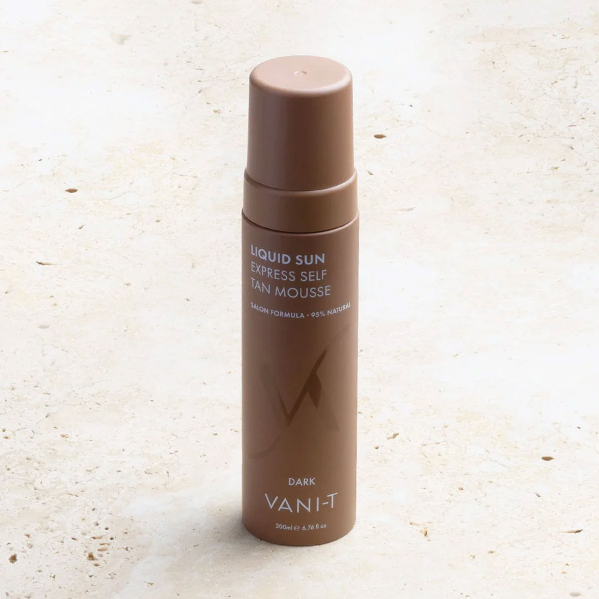 VANI-T Liquid Sun Express Dark mousse bij Schoonheidsinstituut Très Belle voor een intens diepe, chocoladebruine teint.