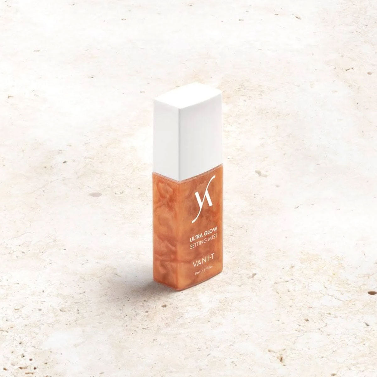 VANI-T Ultra Glow Setting Mist bij Schoonheidsinstituut Très Belle voor een langhoudende make-up en een gezonde, glanzende glow.